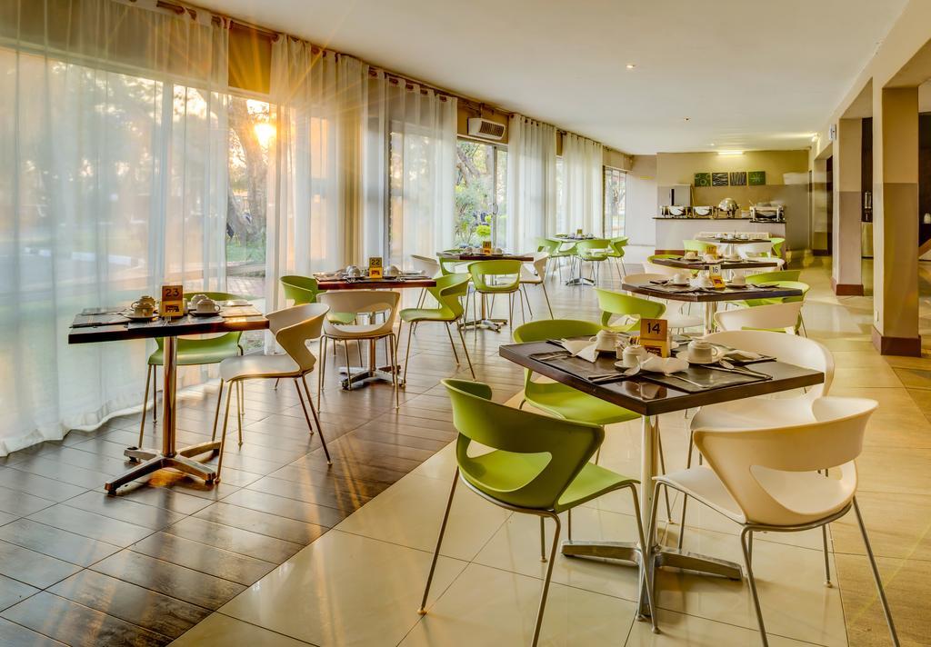 Kadoma Hotel & Conference Centre 외부 사진