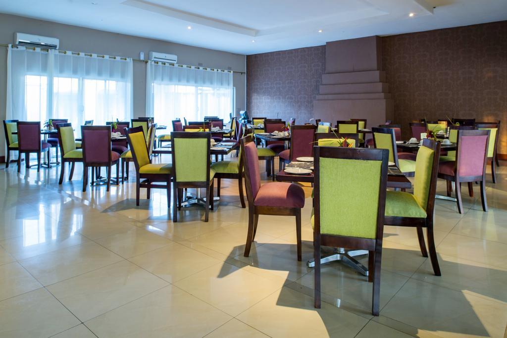 Kadoma Hotel & Conference Centre 외부 사진