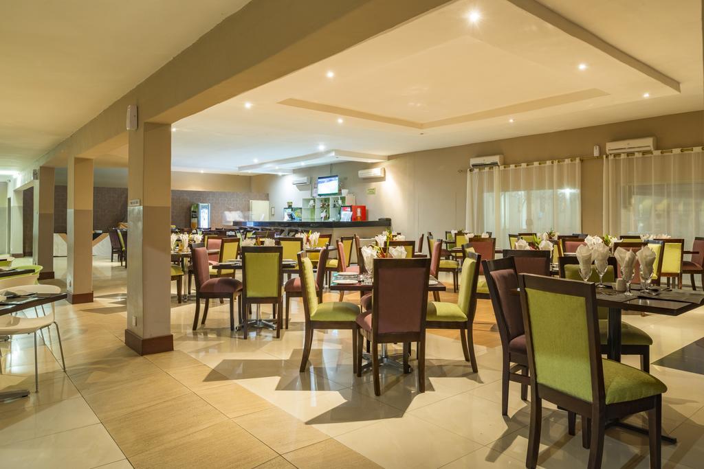 Kadoma Hotel & Conference Centre 외부 사진